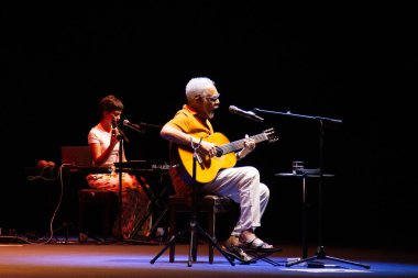 BARCELONA (İspanya), 10 / 28 / 2023 - Brezilyalı şarkıcı Gilberto Gil bu Cumartesi İspanya 'nın Barselona kentinde düzenlenen Aquele Abracao Tour' da sahne aldı (28)). 