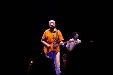 BARCELONA (İspanya), 10 / 28 / 2023 - Brezilyalı şarkıcı Gilberto Gil bu Cumartesi İspanya 'nın Barselona kentinde düzenlenen Aquele Abracao Tour' da sahne aldı (28)). 