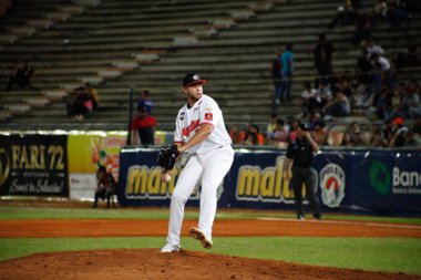 MARACAIBO, VENEZUELA - 31 / 10 / 2023: Aguilas Cibaenas vs Tubaroes beyzbol maçı