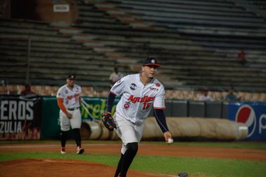 MARACAIBO, VENEZUELA - 31 / 10 / 2023: Aguilas Cibaenas vs Tubaroes beyzbol maçı