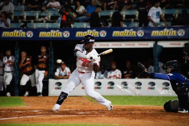 MARACAIBO, VENEZUELA - 31 / 10 / 2023: Aguilas Cibaenas vs Tubaroes beyzbol maçı