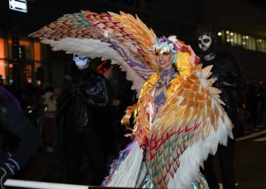 New York 'ta Cadılar Bayramı Geçidi, 31 Ekim 2023, New York, ABD: Bu gece, bu büyüleyici olaya tanıklık etmek için sabırsızlıkla toplanan köyün sokakları kalabalıktı.. 