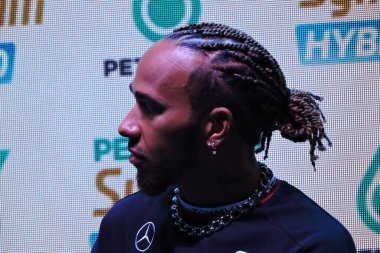 Sao Paulo, 01 / 11 / 2023 - Formula 1 pilotları Lewis Hamilton ve George Russel, Sao Paulo 'nun güneyindeki Palacio Tangara' da Petronas tarafından düzenlenen basın toplantısına katıldılar. 