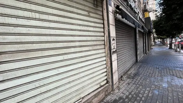 Filistinliler, Gazze Şeridi 'nde Filistinlilerin öldürülmesini protesto etmek için 