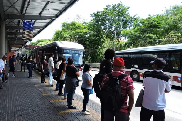 Sao Paulo Brazil Passengers Board Guarapiranga Terminal Region South Zone — Stock Photo, Image