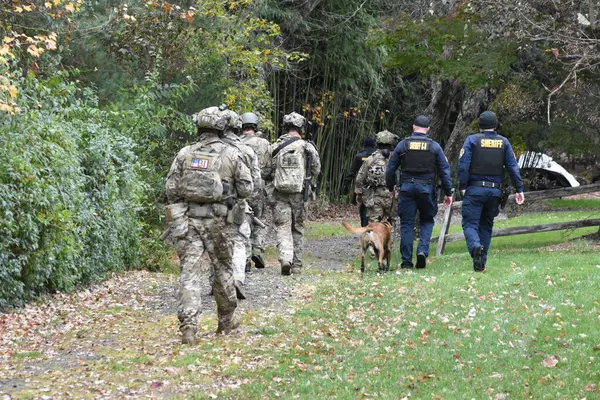 November 2023 Helmetta New Jersey Fbi Arrestatieteams Joint Terrorism Task — Stockfoto