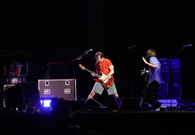 Sao Paulo (SP), Brezilya 11 / 10 / 2023 - Red Hot Chili Peppers grubunun açılışını yapan Irontom grubuyla Morumbi Stadyumu 'nda, bu Cuma, 10 Kasım 2023. 