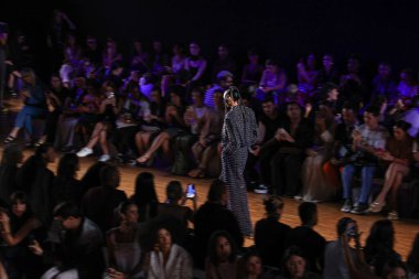 Sao Paulo (SP), Brezilya 11 / 10 / 2023 - Sao Paulo Moda Haftası sırasında Apaertamento 03 moda gösterisi - SPFW N56, Alışveriş Iguatemi, Sao Paulo 'nun güney bölgesi, bu Cuma, 10 Kasım 202 