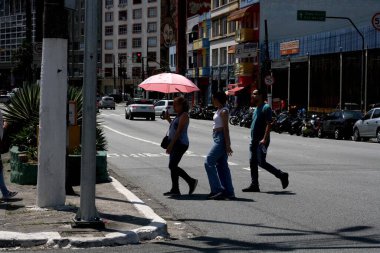 SAO PAULO (SP), Brezilya 11 / 11 / 2023 - Başkent Sao Paulo 'da hava 38 dereceyi aşarak, bu Cumartesi (11) kenti yüksek sıcaklıklara karşı tetikte bıraktı. Termometre çok sıcak 40 derece gösteriyor.. 