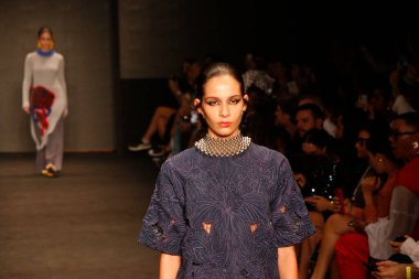 SAO PAULO (SP), Brezilya 11 / 10 / 2023 - Moda tasarımcısı Weider Silveiro tarafından Latin Amerika 'nın en büyük moda haftası olan Sao Paulo Moda Haftası' nda Brezilya 'da düzenlenen Top Modelleri geçit töreni modası