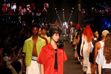 SAO PAULO (SP), Brezilya 11 / 10 / 2023 - Latin Amerika 'nın en büyük moda haftası olan Sao Paulo Moda Haftası' nda, bu Cuma, 10 Kasım Cuma günü Brezilya 'da,