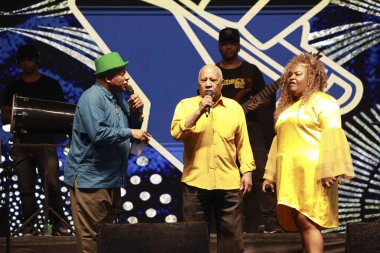 Sao Paulo (SP), Brezilya 11 / 19 / 2023 - Aktör Ailton Graca, gazeteci Moises da Rocha ve Helaine Gomes, Sao Paulo Uluslararası Sekreterliği ve Dünya Fuarı koordinatörü