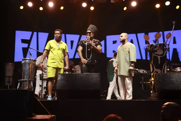 Sao Paulo (SP), Brezilya 11 / 19 / 2023 - Carlinhos Brow ve Reinaldinho ile Filhos da Bahia Show, Uluslararası Siyahi Bilinç Günü 'nün 3.