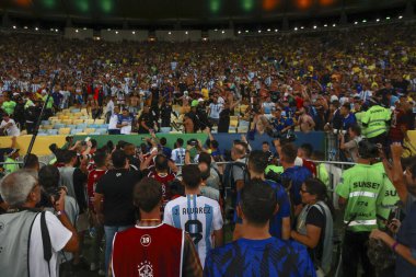 Rio de Janeiro (RJ), Brezilya 11 / 21 / 2023 - Brezilya ile Arjantin arasındaki maçtan önce taraftarlar arasında dövüş ve tartışma ve bu salı Estadio do Maracana 'da düzenlenen 2026 Dünya Kupası elemeleri için geçerli