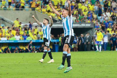 Rio de Janeiro (RJ), 11 / 21 / 2023 - Arjantin takımı, Salı günü Maracana Stadyumu 'nda düzenlenen 2026 Dünya Kupası elemeleri için geçerli olan Brezilya ile Arjantin arasında oynanan karşılaşmada zaferi kutladı.