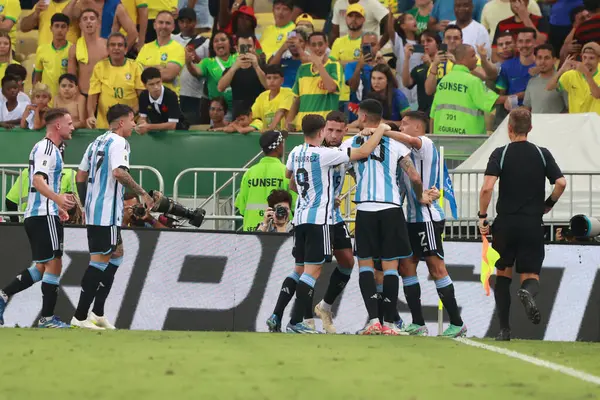 Rio de Janeiro (RJ), Brezilya 11 / 21 / 2023 - Nicolas Otamendi Arjantin adına sayı yaptı ve Brezilya ile Arjantin arasında oynanan ve Maracana Stadyumu 'nda düzenlenen 2026 Dünya Kupası elemeleri için geçerli olan maçı kutladı.