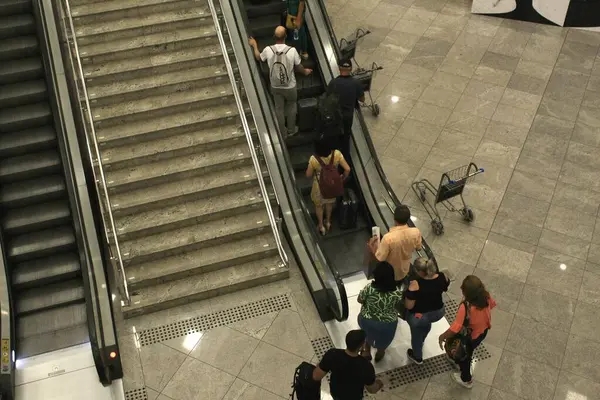 VITORIA (ES), 11 / 22 / 2023 - VITORIA ES Hava Limanı Hareketi, Espirito Santo, bu Çarşamba sabahı (22). (Fotoğraf: Edson De Souza / Thenews2 / Depozito Fotoğrafları) 