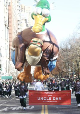 NEW YORK (USA), 11 / 23 / 2023 - The 97 Macy 's Şükran Günü Geçidi sabah 8: 30 ile 11: 00 saatleri arasında Manhattan' da dev balonlar, şamandıralar, liderler, hayranlar, palyaçolar ve gruplarla gerçekleşti