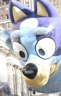 NEW YORK (USA), 11 / 23 / 2023 - The 97 Macy 's Şükran Günü Geçidi sabah 8: 30 ile 11: 00 saatleri arasında Manhattan' da dev balonlar, şamandıralar, liderler, hayranlar, palyaçolar ve gruplarla gerçekleşti