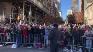 96. Macy Şükran Günü Geçidi 2022. 23 Kasım 2022, New York, ABD: Macy 'nin 77. cadde ve Central Park' tan başlayan Şükran Günü Geçidi 2022 ve Columbus çemberi boyunca, Central Park 'ın güneyinden 6. caddeye 