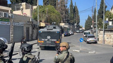 İsrail askerleri Müslümanların Kudüs 'teki El Aksa Camii' ne girmesini engelliyor. 24 Kasım 2023, Kudüs, İsrail: İsrail askerleri İsrail-Filistin savaşı olarak El Aksa Camii 'ne Müslümanların girmesini engelliyor 