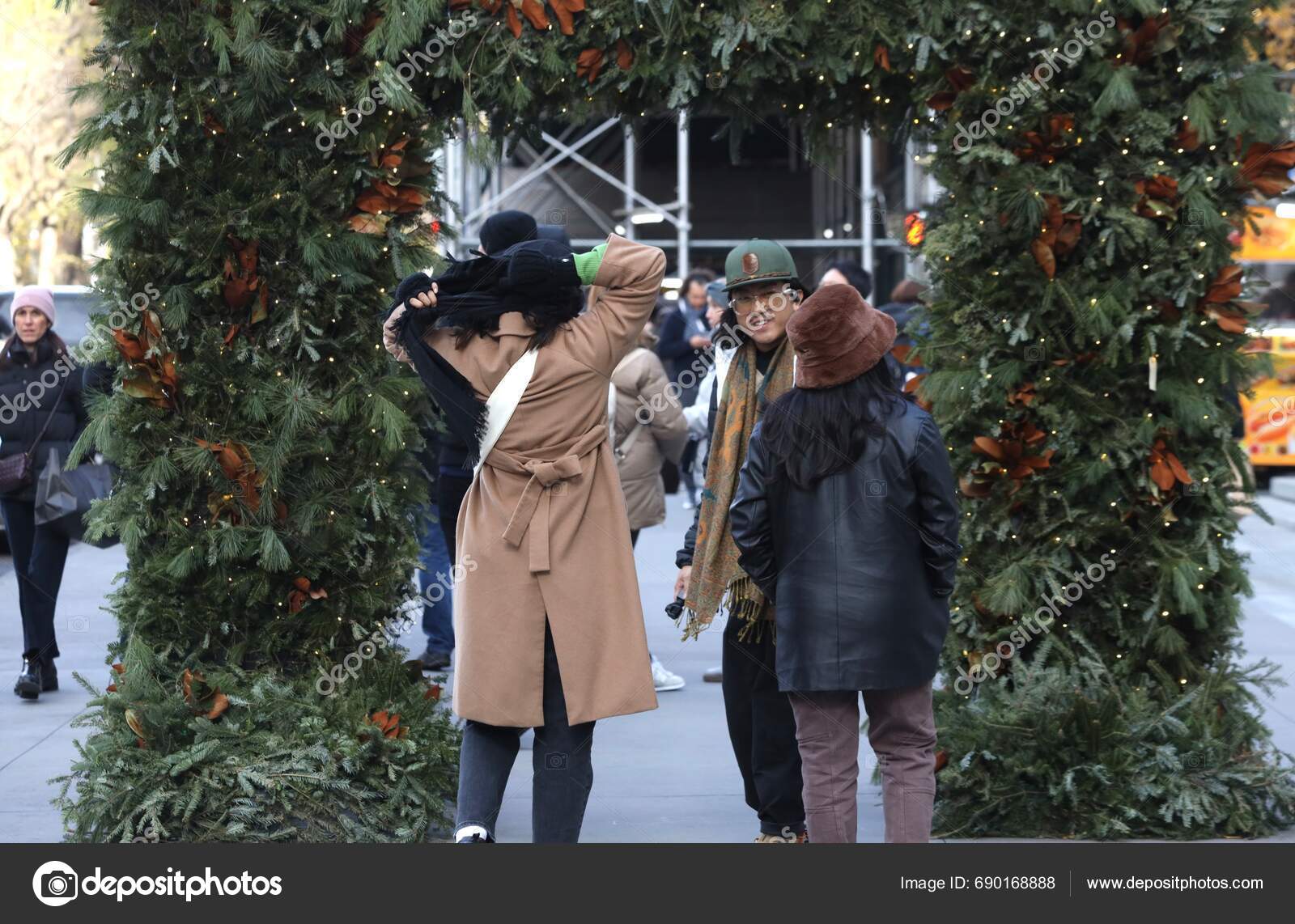 New Yorkers Faced Cold Weather November 2023 New York Usa Stock