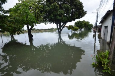 Sao Jose do Mipibi (RN), Brezilya 11 / 28 / 2023 - Brezilya ve başkentte en büyük hacme sahip olan Sao Jose do Mipibu Rio Grande do Norte 'de Br 101 üzerinde nehir taşkınları kaydedildi - Natal RN birçok sel noktası kaydedildi. Belediye Başkanı 