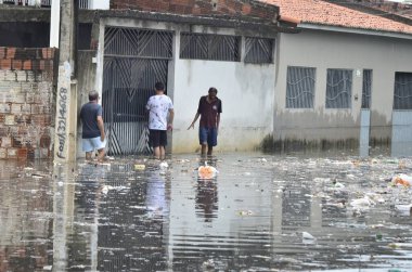Sao Jose do Mipibi (RN), Brezilya 11 / 28 / 2023 - Brezilya ve başkentte en büyük hacme sahip olan Sao Jose do Mipibu Rio Grande do Norte 'de Br 101 üzerinde nehir taşkınları kaydedildi - Natal RN birçok sel noktası kaydedildi. Belediye Başkanı 