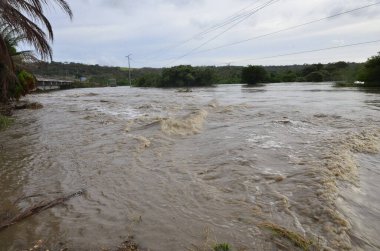 Sao Jose do Mipibi (RN), Brezilya 11 / 28 / 2023 - Brezilya ve başkentte en büyük hacme sahip olan Sao Jose do Mipibu Rio Grande do Norte 'de Br 101 üzerinde nehir taşkınları kaydedildi - Natal RN birçok sel noktası kaydedildi. Belediye Başkanı 