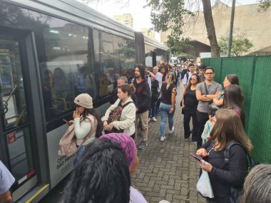 SAO PAULO (SP), Brezilya 11 / 28 / 2023 Sao Paulo Metro ve tren sistemi özelleştirme iddiaları nedeniyle 24 saat boyunca durduruldu 