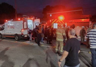 Rio de Janeiro (RJ), 11 / 29 / 2023 - Rio Kuzey Bölgesi 'nde otobüs devrildi ve yolcular yaralandı. Yolcularla dolu bir otobüs Avenida Bartolomeu de Gusmao 'da devrildi, Sao Cristovao' da, Mangueira 'ya doğru