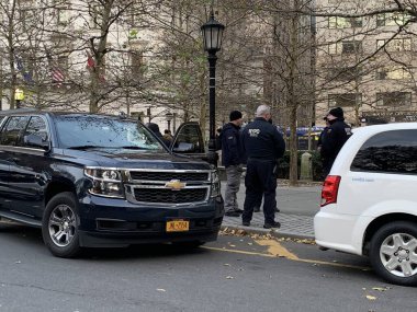 NYPD, Rockefeller Noel ağacı ışıklandırmasından önce Pro Filistin Protestosu 'na hazırlanıyor. 29 Kasım 2023, New York, ABD: NYPD Rockefeller Noel Ağacı Işıklandırması 'ndan önce Pro Filistin Protestosuna hazırlanıyor. 