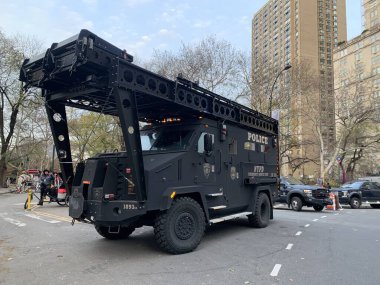 NYPD, Rockefeller Noel ağacı ışıklandırmasından önce Pro Filistin Protestosu 'na hazırlanıyor. 29 Kasım 2023, New York, ABD: NYPD Rockefeller Noel Ağacı Işıklandırması 'ndan önce Pro Filistin Protestosuna hazırlanıyor. 