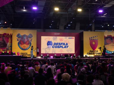 Sao Paulo (SP), Brezilya 11 / 30 / 2023 - Sao Paulo 'nun güney bölgesindeki Sao Paulo Fuarı' nda bu Perşembe öğleden sonra CCXP23 sırasında kalabalık hareketi. Ülkedeki en büyük popüler kültür ve inek etkinliği. 