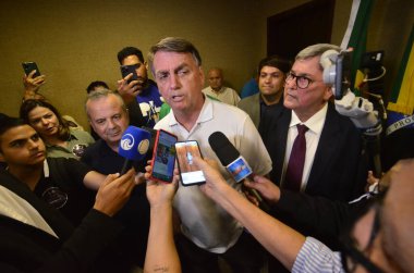 NATAL (RN), Brezilya 11 / 30 / 2023 - Eski Brezilya cumhurbaşkanı Jair Bolsonaro, bu Perşembe günü Natal Uluslararası Havaalanına indi, kentin bazı kesimlerini ziyaret etti ve destekçilerle bir araya geldi. 