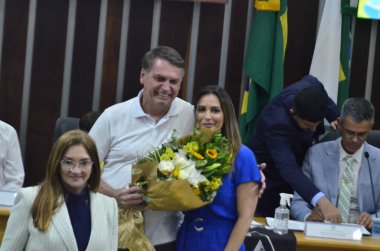 NATAL (RN), Brezilya 11 / 30 / 2023 - Eski Brezilya cumhurbaşkanı Jair Bolsonaro, bu Perşembe günü Natal Uluslararası Havaalanına indi, kentin bazı kesimlerini ziyaret etti ve destekçilerle bir araya geldi. 