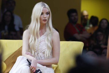 Sao Paulo (SP), Brezilya 11 / 30 / 2023 - Aktris Anya Taylor-Joy, aktör Chris Hemsworth ve büyük yönetmen George Miller, Comic Con Experience 'ın 10.