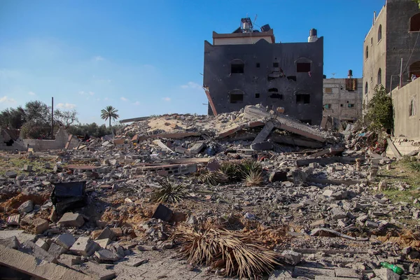 Παλαιστίνιοι Έχασαν Σπίτια Τους Λόγω Αεροπορικών Επιθέσεων Πριν Φύγουν Από — Φωτογραφία Αρχείου
