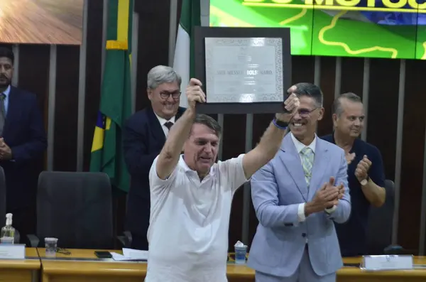 Natal ブラジル11 2023 元ブラジル大統領ジャイール ボルソナロは 木曜日 ナタール国際空港に上陸し 都市の一部を訪問し 支持者と会いました — ストック写真