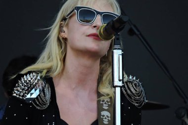 Sao Paulo (SP), Brezilya 02 / 12 / 2023 - Bu Cumartesi öğleden sonra Autodromo de Interlagos 'ta Primavera Sound' un ilk gününde, Palco Barcelona 'da Banda Metric tarafından gösterildi.