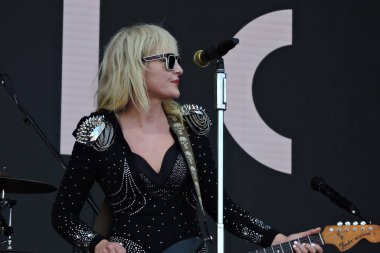 Sao Paulo (SP), Brezilya 02 / 12 / 2023 - Bu Cumartesi öğleden sonra Autodromo de Interlagos 'ta Primavera Sound' un ilk gününde, Palco Barcelona 'da Banda Metric tarafından gösterildi.