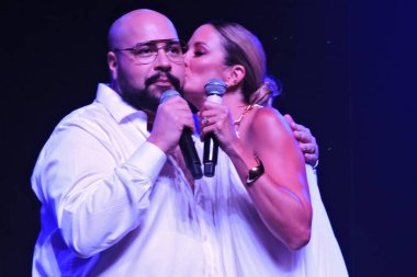 Sao Paulo (SP), 04 / 12 / 2023 - Thiago Abravanel ve Ticiane Pinheiro, Revista Caras 'ın Sao Paulo' daki Avenida Faria Lima 'da düzenlenen 30. yıldönümü partisinde.