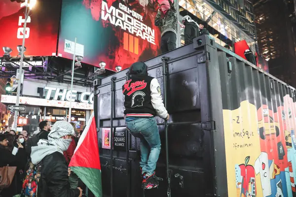 Palestinier Protesterar Från Moynihan Station Till New Yorks Stadsbibliotek November — Stockfoto