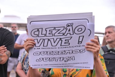 Rio de Janeiro (RJ), Brezilya 12 / 10 / 2023 - Eski cumhurbaşkanı Jair Bolsonaro 'nun (PL) destekçileri, bakanın Adalet Bakanı Flavio Dino' nun atanmasına karşı bu Pazar günü Copacabana, Rio de Janeiro 'da bir araya geldiler