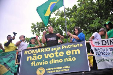 Rio de Janeiro (RJ) Brazil 12 / 10 / 2023 - Eski cumhurbaşkanı Jair Bolsonaro 'nun (PL) destekçileri, Bakan Flavio Dino' nun (PSB) adaylığını protesto etmek üzere bu Pazar günü Copacabana 'da toplandılar.)