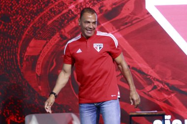 Sao Paulo (SP), 15 / 12 / 2023 - Sao Paulo x AC arasında oynanan Festive oyunu için kolektif. Milan, Serginho 'nun aracılığında, Cafu, eski Sao Paulo FC ve AC Milan oyuncusu, Costacurta