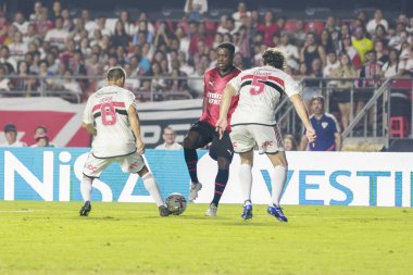 Sao Paulo (SP), 12 / 16 / 2023 - Josue ve Lugano ile Sao Paulo FC x AC arasında oynanan maçta Seedorf, bu Cumartesi (16) Morumbi Stadyumu 'nda).