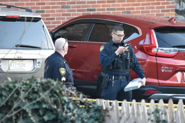 37歳の男性が死亡し ニュージャージー州ベルビルで子供が射殺された 2023年12月16日 ニュージャージー州ベルビル 銃撃事件はニュージャージー州ベルビルのミルストリートで土曜日の午後に行われた — ストック写真