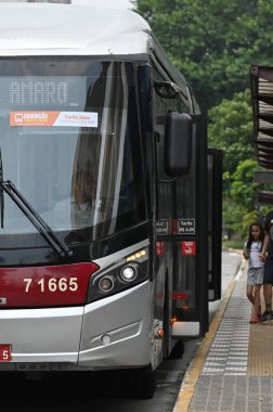 SAO PAULO, SP Brazil 17.12.2023 - Sao Paulo kentindeki otobüslerde yolcu hareketi bu Pazar (17)). 