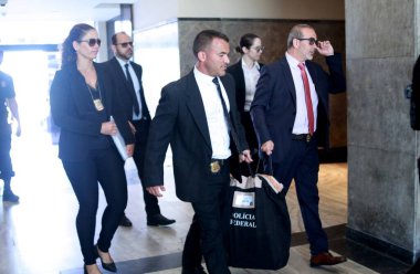 RIO DE JANEIRO (RJ), Brezilya 12 / 18 / 2023 - Federal Polis Rio de Janeiro devlet meclisi üyesi tarafından yürütülen katılım ve siyasi söylemi araştırmak amacıyla vaftiz operasyonu başlattı. 